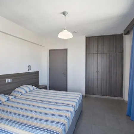 Beautiful 5 Star Holiday In A Prime Location In Ayia Napa,book Early To Secure Your Dates, 1329 איה נאפה
