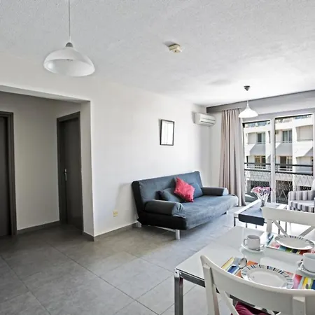 Beautiful 5 Star Holiday In A Prime Location In Ayia Napa,book Early To Secure Your Dates, 1329 וילה